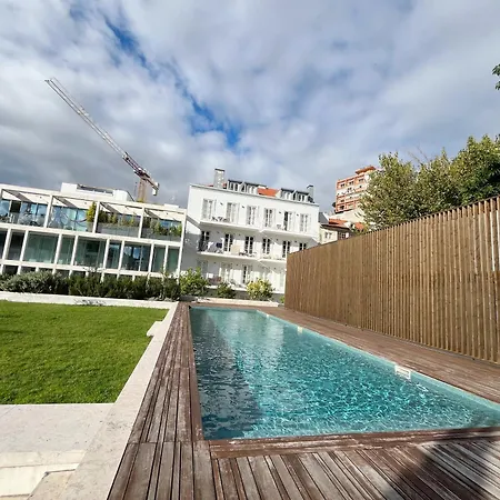 Sol Ao Castelo - Downtown W Pool, Terrace, Parking