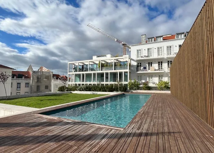 Sol Ao Castelo - Downtown W Pool, Terrace, Parking