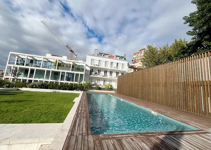 Sol Ao Castelo - Downtown W Pool, Terrace, Parking