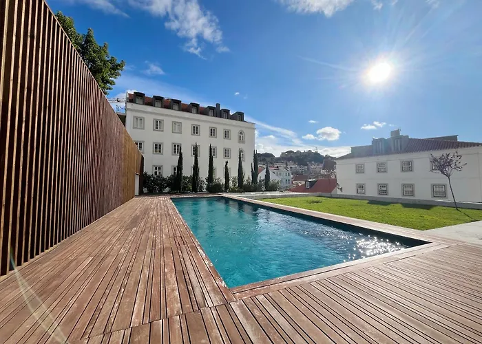 Sol Ao Castelo - Downtown W Pool, Terrace, Parking